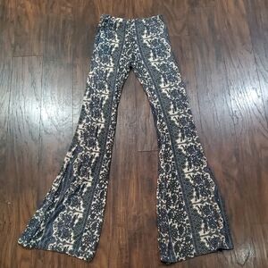 Novella Royale Blue and Cream Patterned Pants
